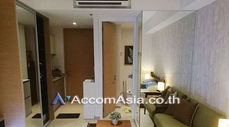  1 Bedroom  Condominium For Sale in Sukhumvit, Bangkok  near BTS Ekkamai (AA12462)
