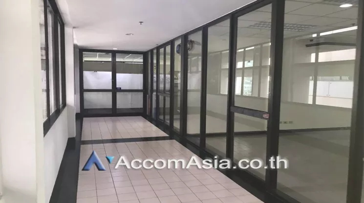  2  Office Space For Rent in Silom ,Bangkok BTS Sala Daeng at Kitpanit Building AA12471