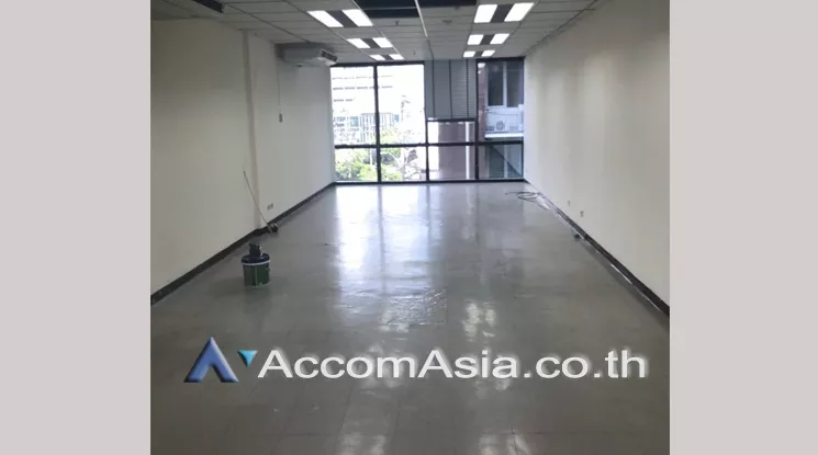  1  Office Space For Rent in Silom ,Bangkok BTS Sala Daeng at Kitpanit Building AA12471