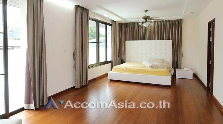 10  5 br House For Rent in Sukhumvit ,Bangkok BTS Phrom Phong AA12489