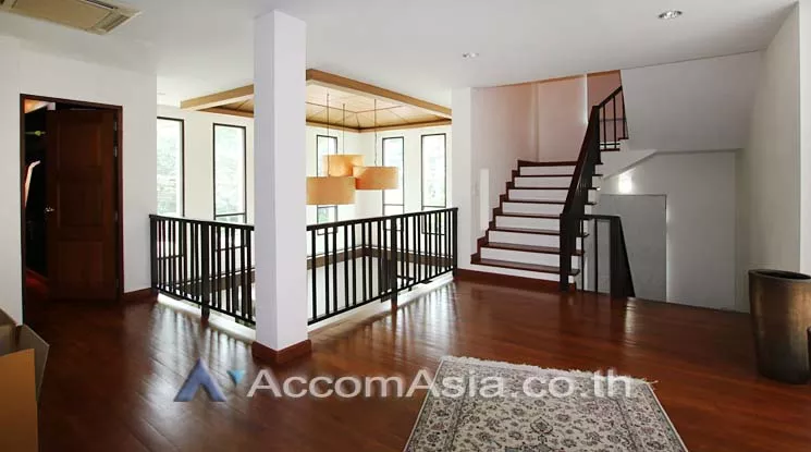 5  5 br House For Rent in sukhumvit ,Bangkok BTS Phrom Phong AA12489
