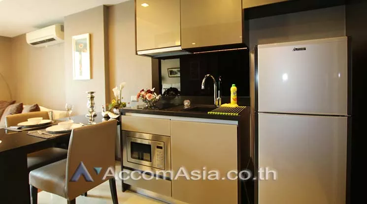 unit 1 Bedroom  Condominium For Rent in Sukhumvit, Bangkok  near BTS Ekkamai (AA12496)