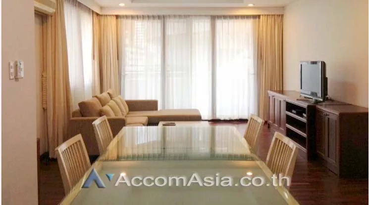  2 Bedrooms  Apartment For Rent in Ploenchit, Bangkok  near BTS Ratchadamri (AA12502)
