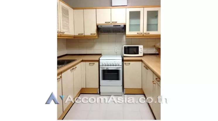  1  2 br Apartment For Rent in Ploenchit ,Bangkok BTS Ratchadamri at Easily walk to Ratchadamri BTS AA12502