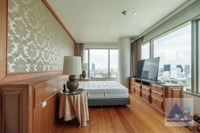9  3 br Condominium For Rent in Ploenchit ,Bangkok BTS Ratchadamri - MRT Silom at 185 Rajadamri AA12509
