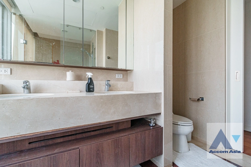 14  3 br Condominium For Rent in Ploenchit ,Bangkok BTS Ratchadamri - MRT Silom at 185 Rajadamri AA12509