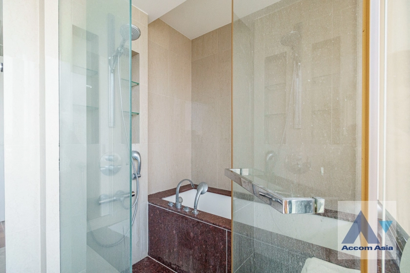 13  3 br Condominium For Rent in Ploenchit ,Bangkok BTS Ratchadamri - MRT Silom at 185 Rajadamri AA12509