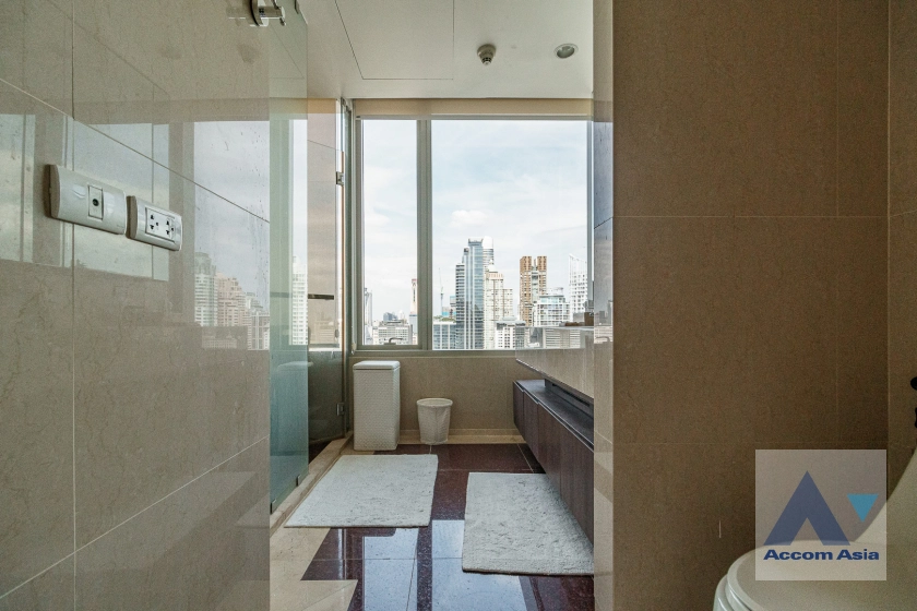 12  3 br Condominium For Rent in Ploenchit ,Bangkok BTS Ratchadamri - MRT Silom at 185 Rajadamri AA12509