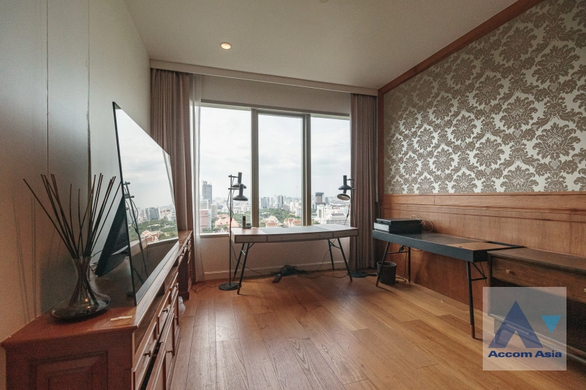 21  3 br Condominium For Rent in Ploenchit ,Bangkok BTS Ratchadamri - MRT Silom at 185 Rajadamri AA12509