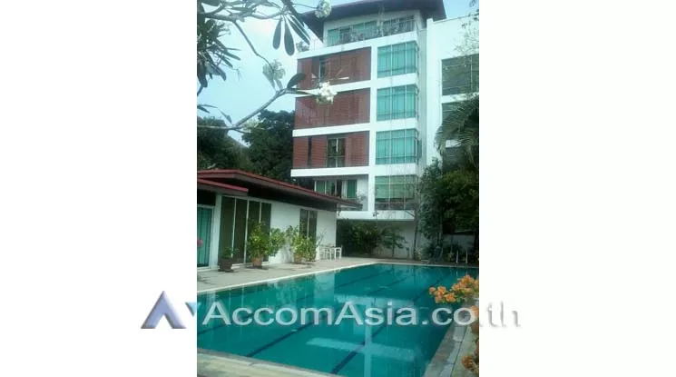  2  1 br Apartment For Rent in Ploenchit ,Bangkok BTS Chitlom at Private Apartment AA12514