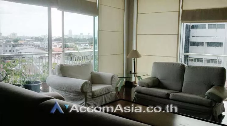  1 Bedroom  Apartment For Rent in Ploenchit, Bangkok  near BTS Chitlom (AA12514)
