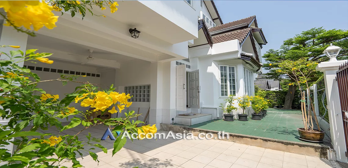Pet friendly |  6 Bedrooms  House For Rent in Sukhumvit, Bangkok  near BTS Phrom Phong (AA12522)