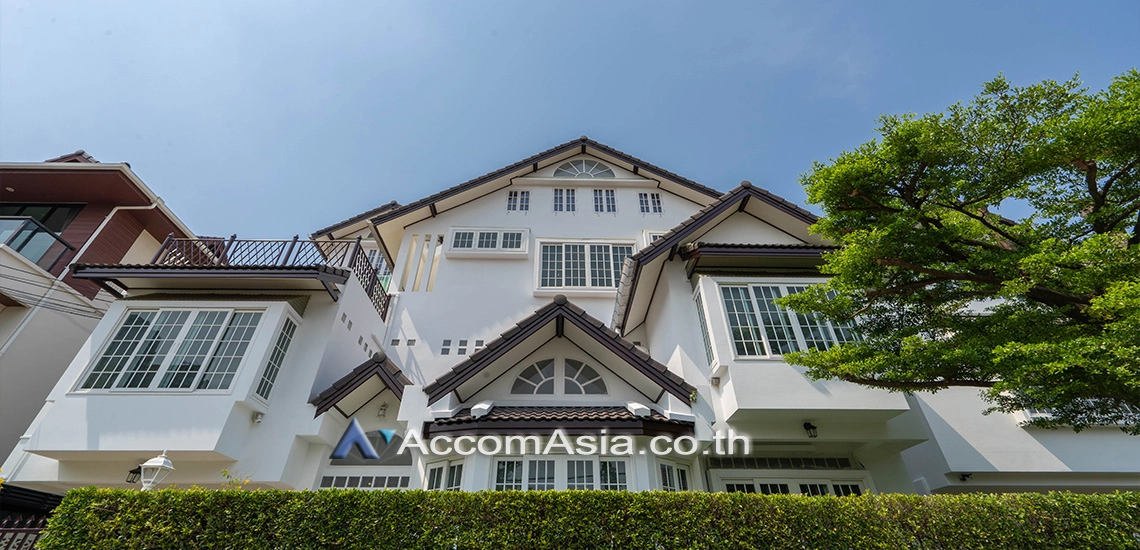  2  6 br House For Rent in Sukhumvit ,Bangkok BTS Phrom Phong AA12522
