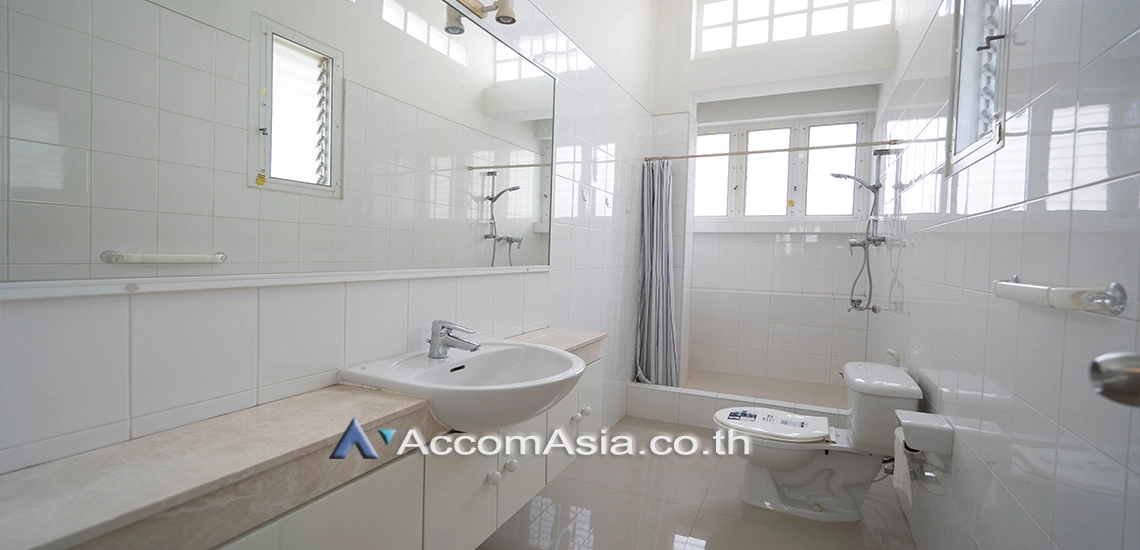 20  6 br House For Rent in Sukhumvit ,Bangkok BTS Phrom Phong AA12522