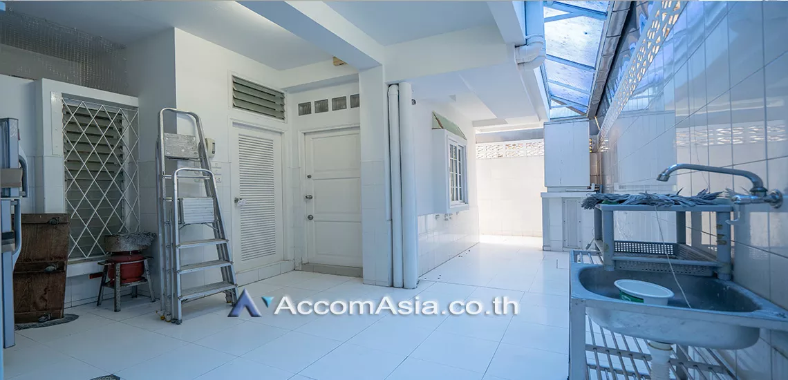 23  6 br House For Rent in sukhumvit ,Bangkok BTS Phrom Phong AA12522