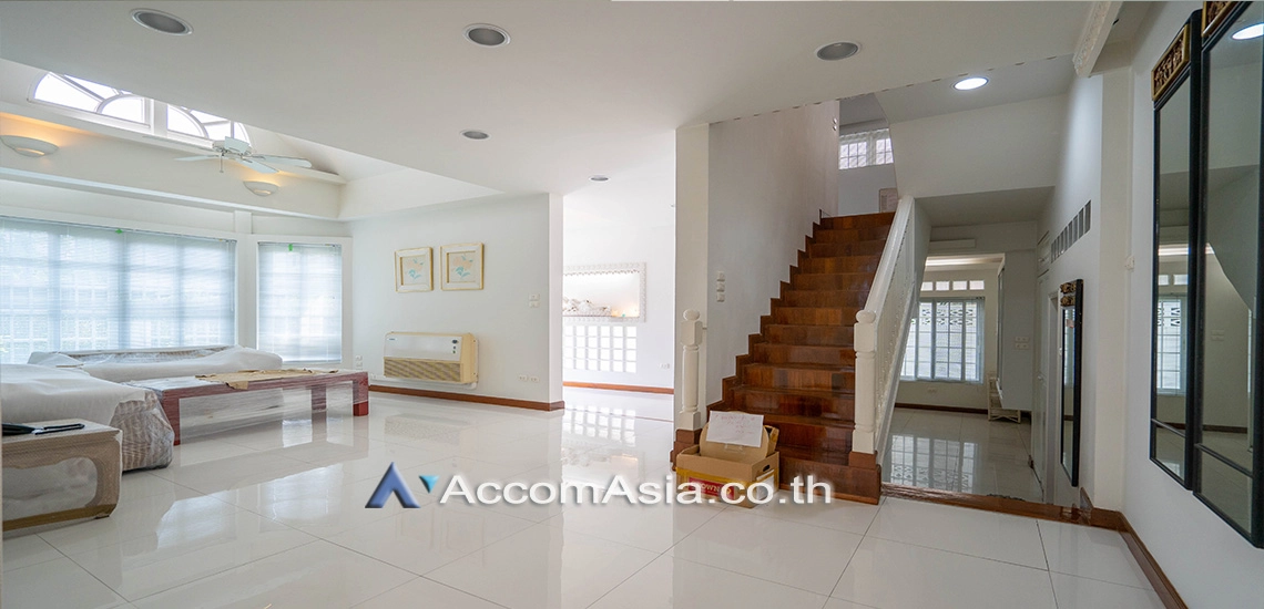 4  6 br House For Rent in Sukhumvit ,Bangkok BTS Phrom Phong AA12522