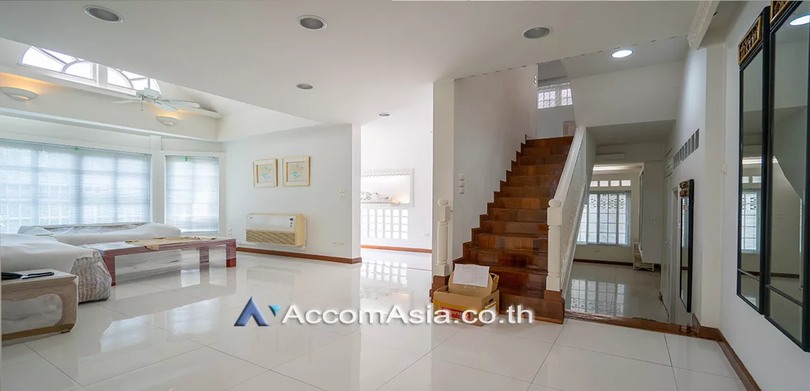 4  6 br House For Rent in sukhumvit ,Bangkok BTS Phrom Phong AA12522