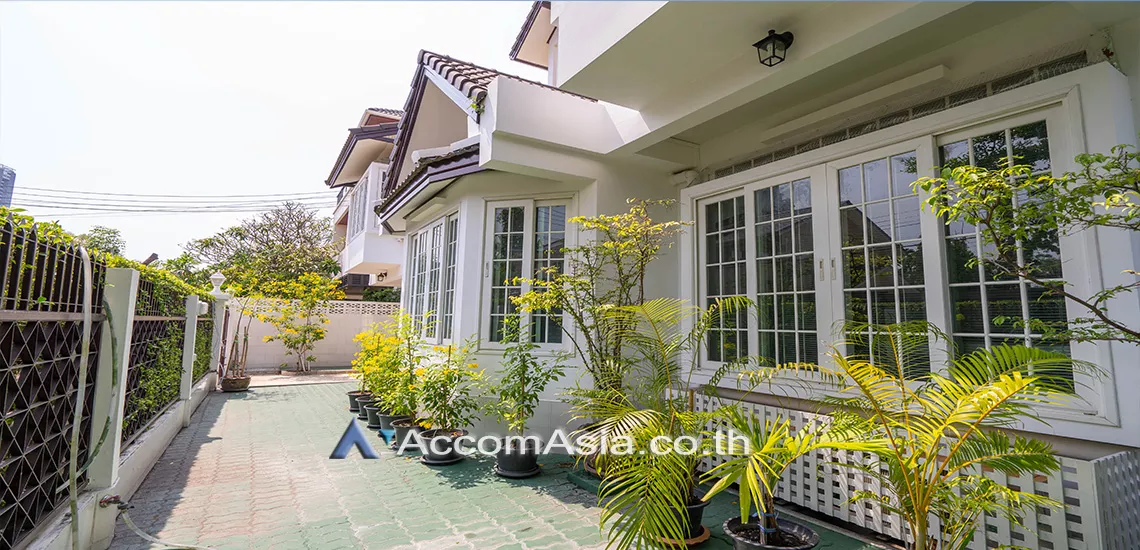 Pet friendly |  6 Bedrooms  House For Rent in Sukhumvit, Bangkok  near BTS Phrom Phong (AA12522)