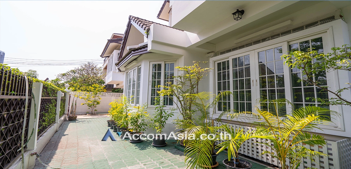  1  6 br House For Rent in Sukhumvit ,Bangkok BTS Phrom Phong AA12522