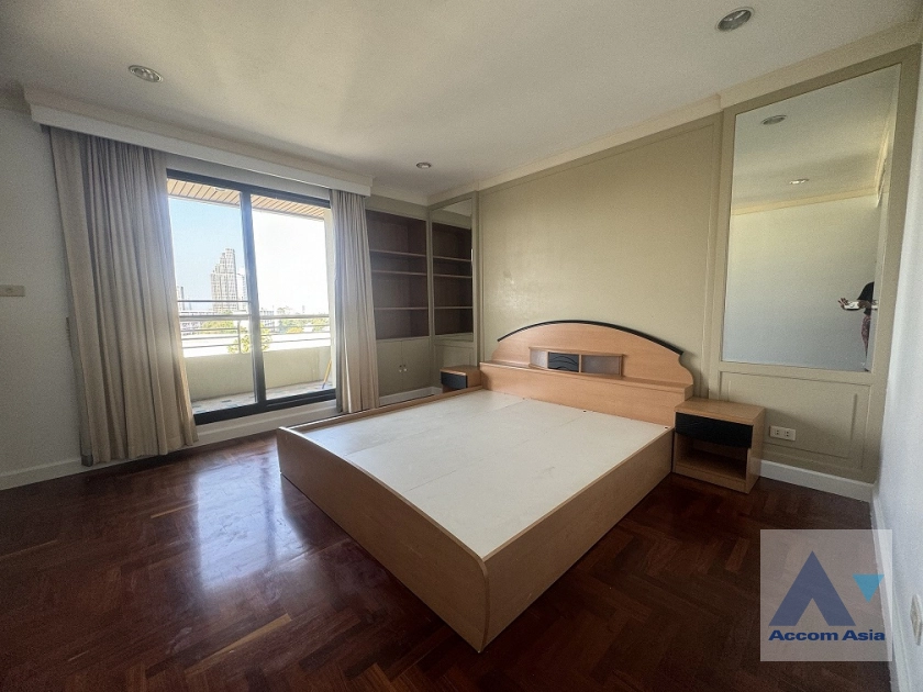 unit 2 Bedrooms  Condominium For Rent in Sathorn, Bangkok  near MRT Khlong Toei (AA12523)