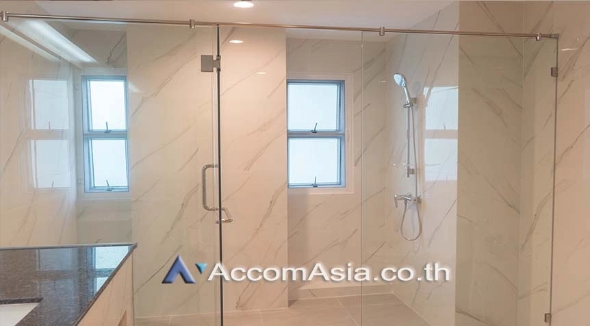 21  4 br Apartment For Rent in Sukhumvit ,Bangkok BTS Asok - MRT Sukhumvit at Newly renovated modern style living place AA12544
