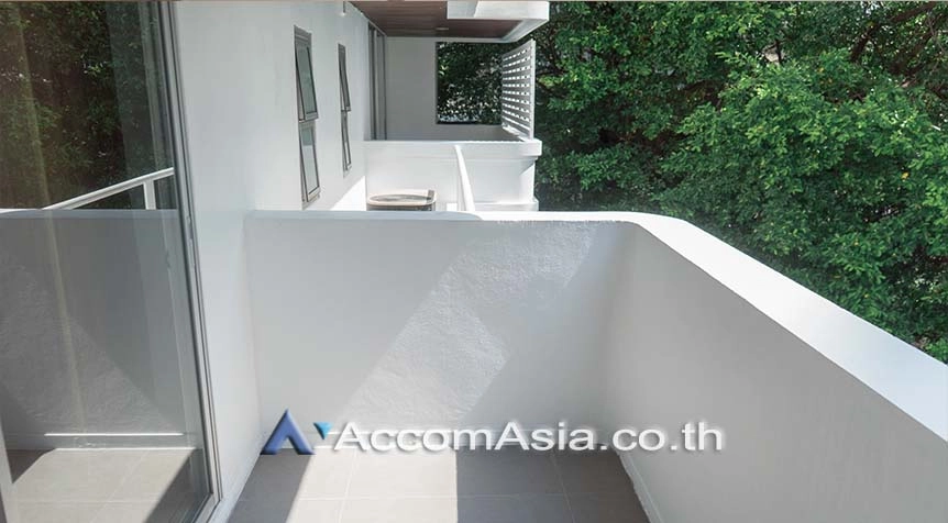 32  4 br Apartment For Rent in Sukhumvit ,Bangkok BTS Asok - MRT Sukhumvit at Newly renovated modern style living place AA12544