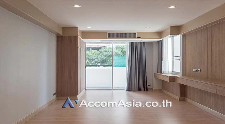 17  4 br Apartment For Rent in Sukhumvit ,Bangkok BTS Asok - MRT Sukhumvit at Newly renovated modern style living place AA12544