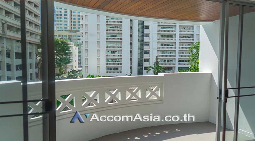 28  4 br Apartment For Rent in Sukhumvit ,Bangkok BTS Asok - MRT Sukhumvit at Newly renovated modern style living place AA12544