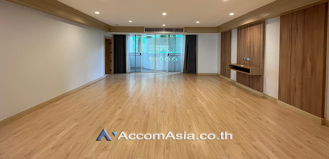 unitGround Floor, Huge Terrace, Pet friendly |  4 Bedrooms  Apartment For Rent in Sukhumvit, Bangkok  near BTS Asok - MRT Sukhumvit (AA12544)