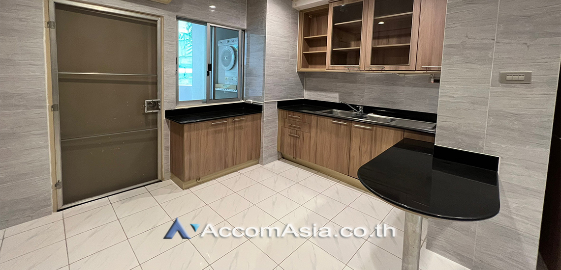 8  4 br Apartment For Rent in Sukhumvit ,Bangkok BTS Asok - MRT Sukhumvit at Newly renovated modern style living place AA12544