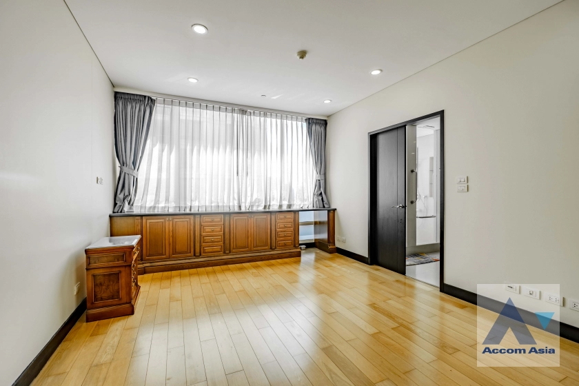 9  3 br Condominium For Rent in Ploenchit ,Bangkok BTS Chitlom at The Park Chidlom AA12548