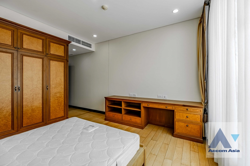 16  3 br Condominium For Rent in Ploenchit ,Bangkok BTS Chitlom at The Park Chidlom AA12548