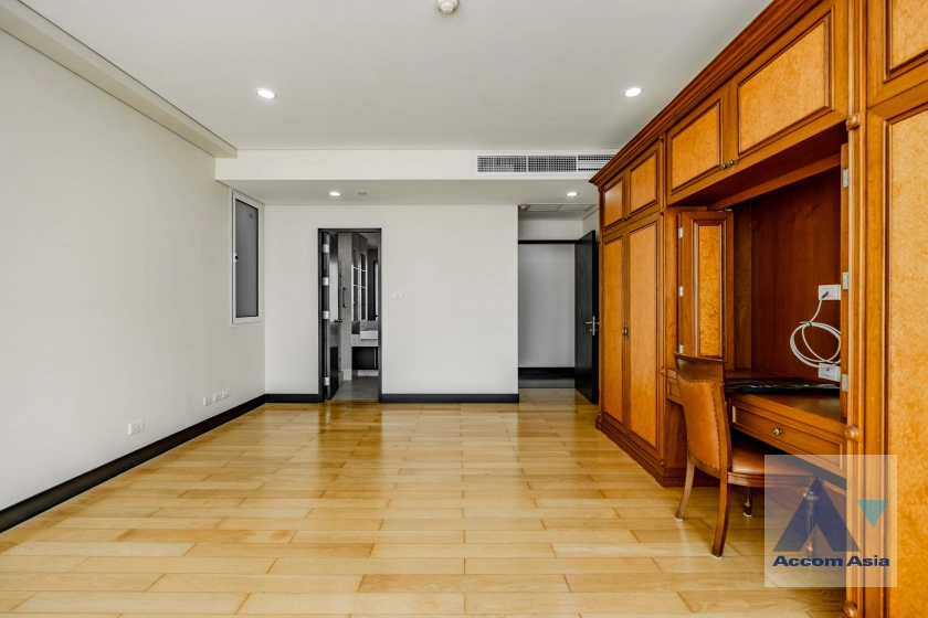 20  3 br Condominium For Rent in Ploenchit ,Bangkok BTS Chitlom at The Park Chidlom AA12548