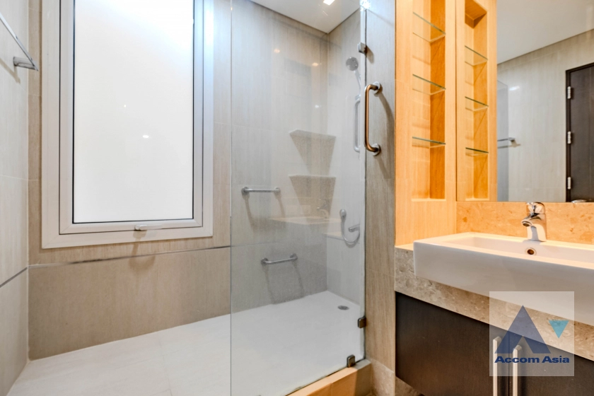 22  3 br Condominium For Rent in Ploenchit ,Bangkok BTS Chitlom at The Park Chidlom AA12548