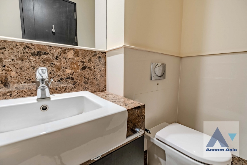 23  3 br Condominium For Rent in Ploenchit ,Bangkok BTS Chitlom at The Park Chidlom AA12548