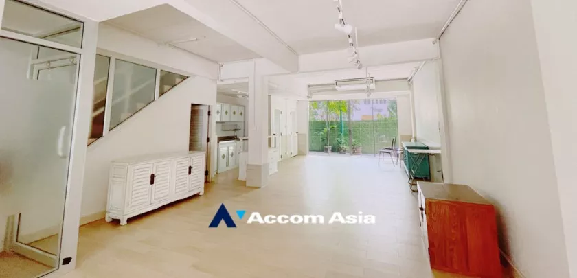  2  5 br Townhouse For Sale in sukhumvit ,Bangkok BTS Thong Lo AA12553