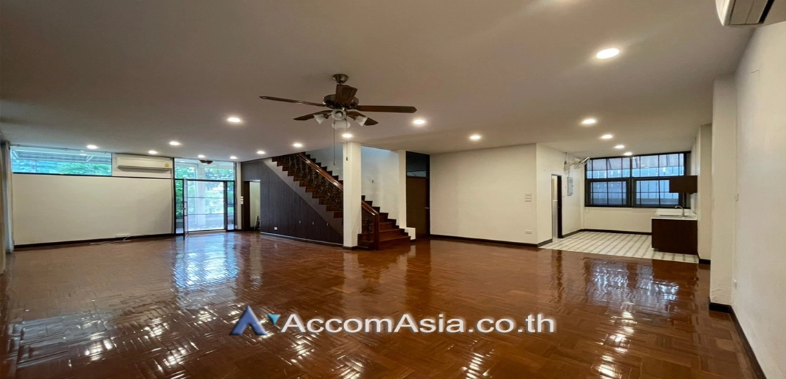  1  3 br House For Rent in Sukhumvit ,Bangkok BTS Nana AA12557