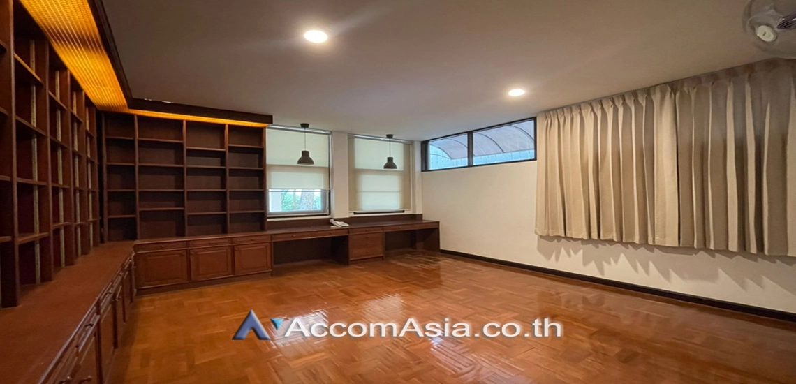  1  3 br House For Rent in Sukhumvit ,Bangkok BTS Nana AA12557