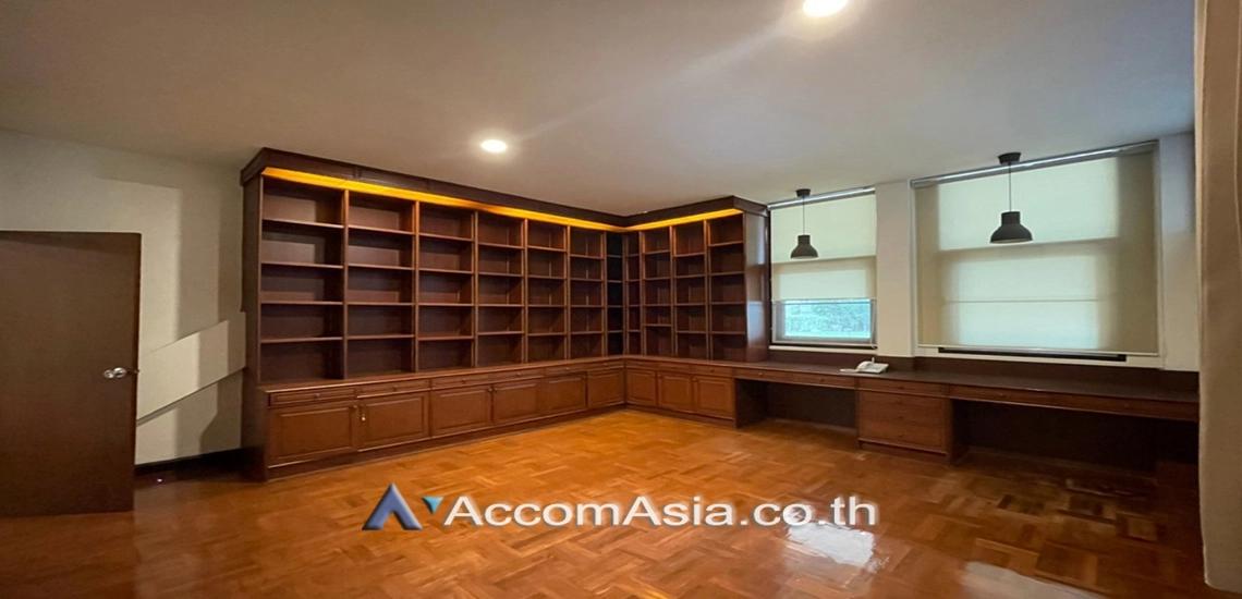 9  3 br House For Rent in Sukhumvit ,Bangkok BTS Nana AA12557