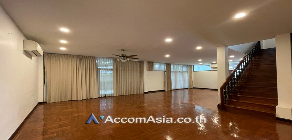 5  3 br House For Rent in Sukhumvit ,Bangkok BTS Nana AA12557