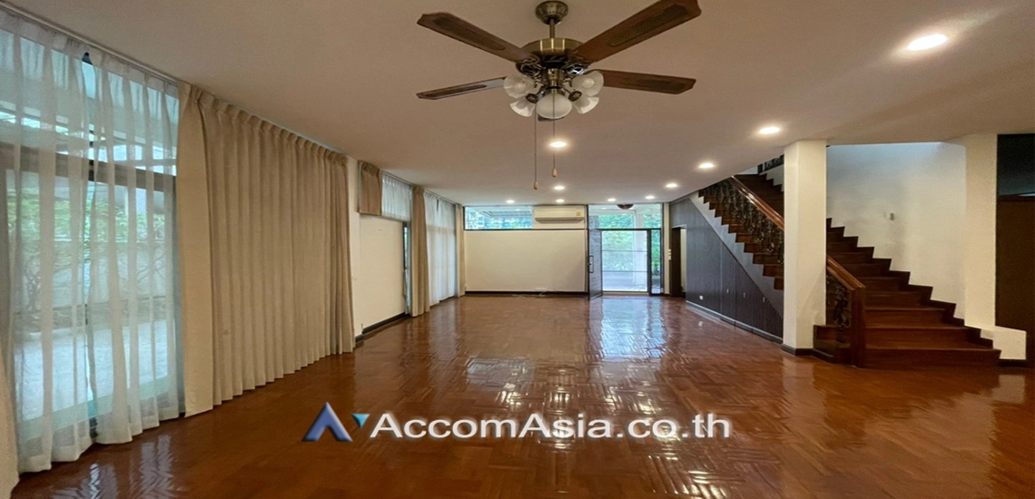 4  3 br House For Rent in Sukhumvit ,Bangkok BTS Nana AA12557