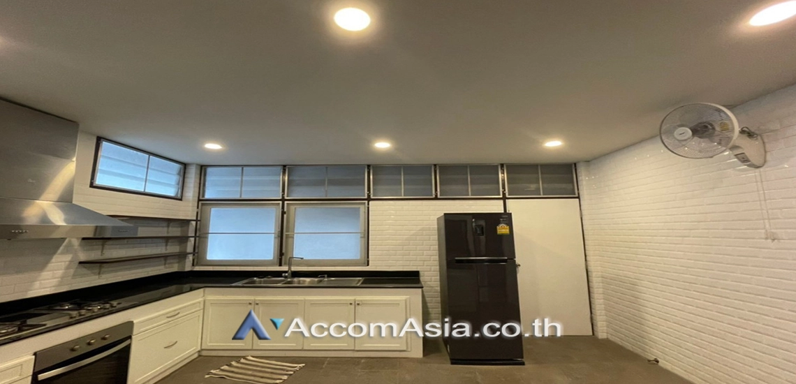 11  3 br House For Rent in Sukhumvit ,Bangkok BTS Nana AA12557