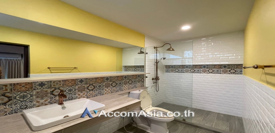 16  3 br House For Rent in Sukhumvit ,Bangkok BTS Nana AA12557