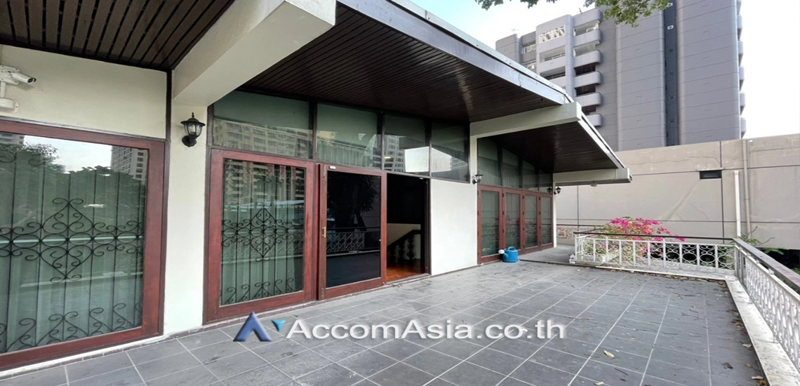 17  3 br House For Rent in Sukhumvit ,Bangkok BTS Nana AA12557