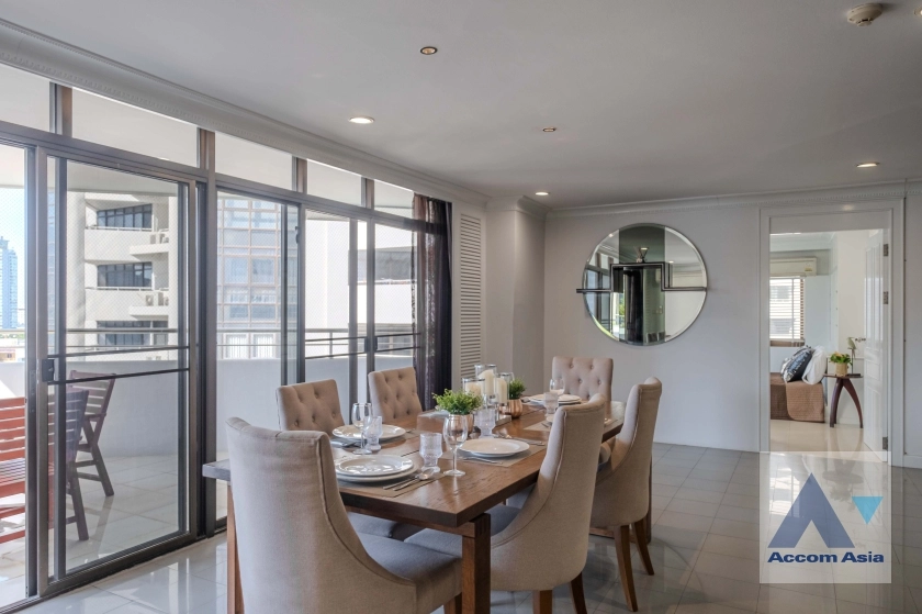 unit 3 Bedrooms  Condominium For Rent in Sukhumvit, Bangkok  (AA12573)