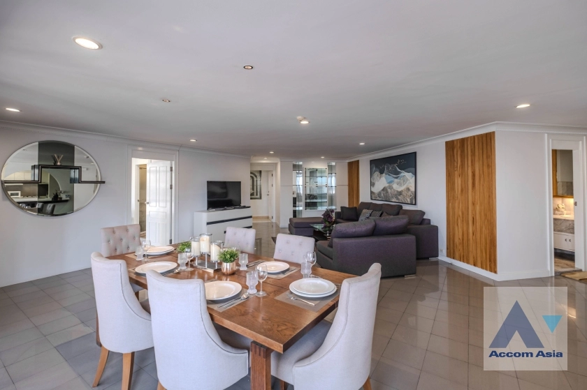 unit 3 Bedrooms  Condominium For Rent in Sukhumvit, Bangkok  (AA12573)