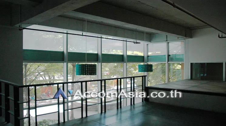 4  Retail / Showroom For Sale in Charoen Nakhon ,Bangkok BTS Krung Thon Buri at Villa Sathorn AA12605