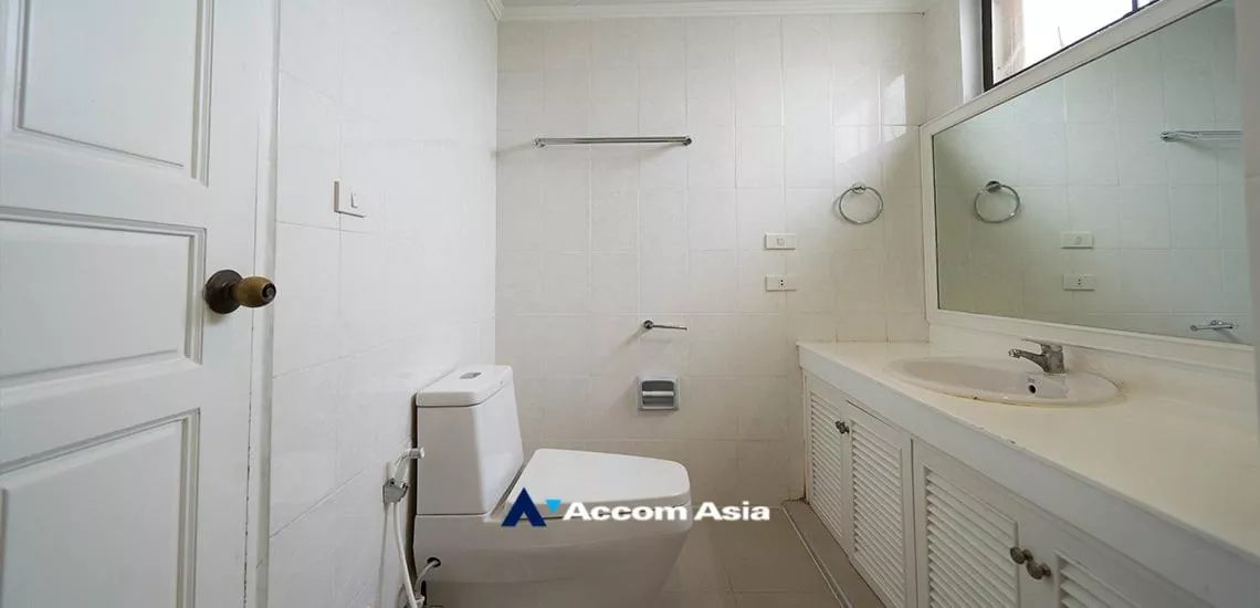 18  4 br Apartment For Rent in Sukhumvit ,Bangkok BTS Phrom Phong at Pet friendly - High rise Apartment in Phrom Phong AA12625
