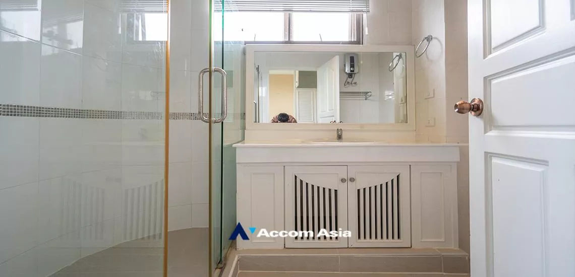 19  4 br Apartment For Rent in Sukhumvit ,Bangkok BTS Phrom Phong at Pet friendly - High rise Apartment in Phrom Phong AA12625