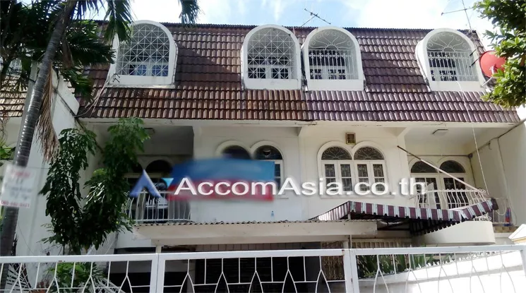  2  Townhouse For Sale in Sathorn ,Bangkok BTS Chong Nonsi AA12627